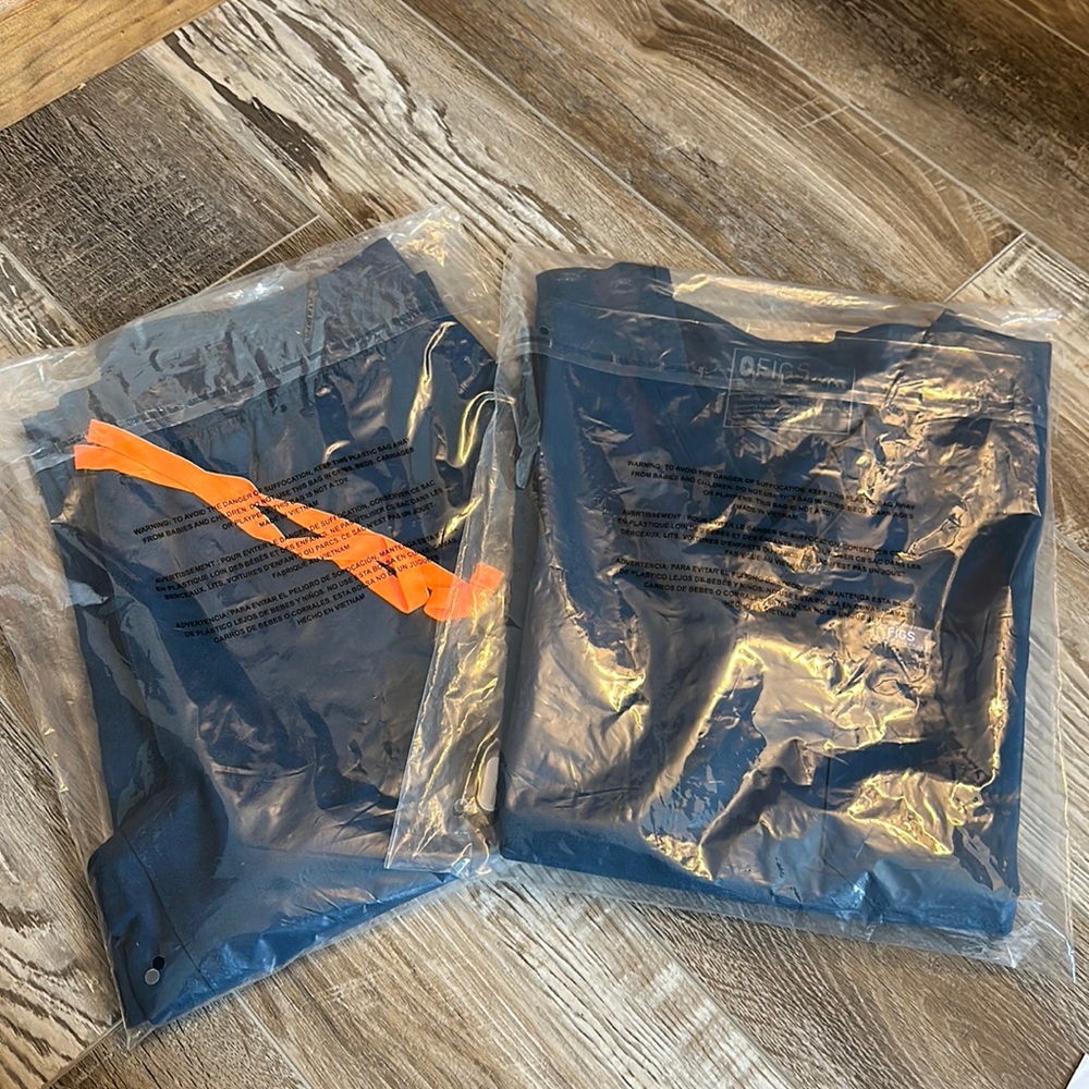 Women’s deep reef Figs scrubs